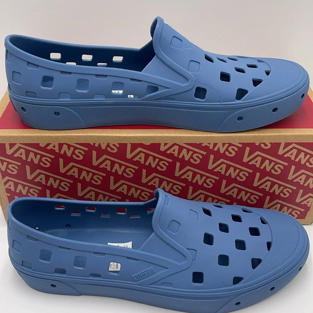 Vans • WMNS Slip-On Trk
Captains Blue
VN0A5HF8ZR8
Sneakers - Picture 3 of 16